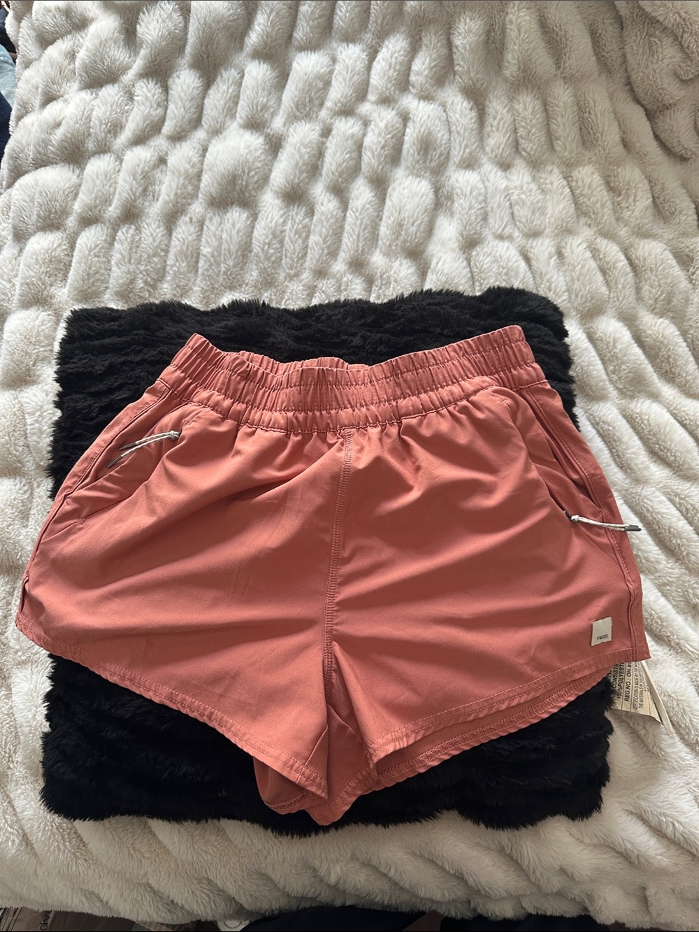 Vuori Coral Elastic-Waist Athletic Shorts